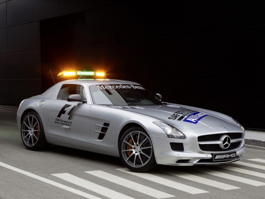  Mercedes-Benz SLS AMG F1 Safety Car 2010 года  (фото 46 из 46)